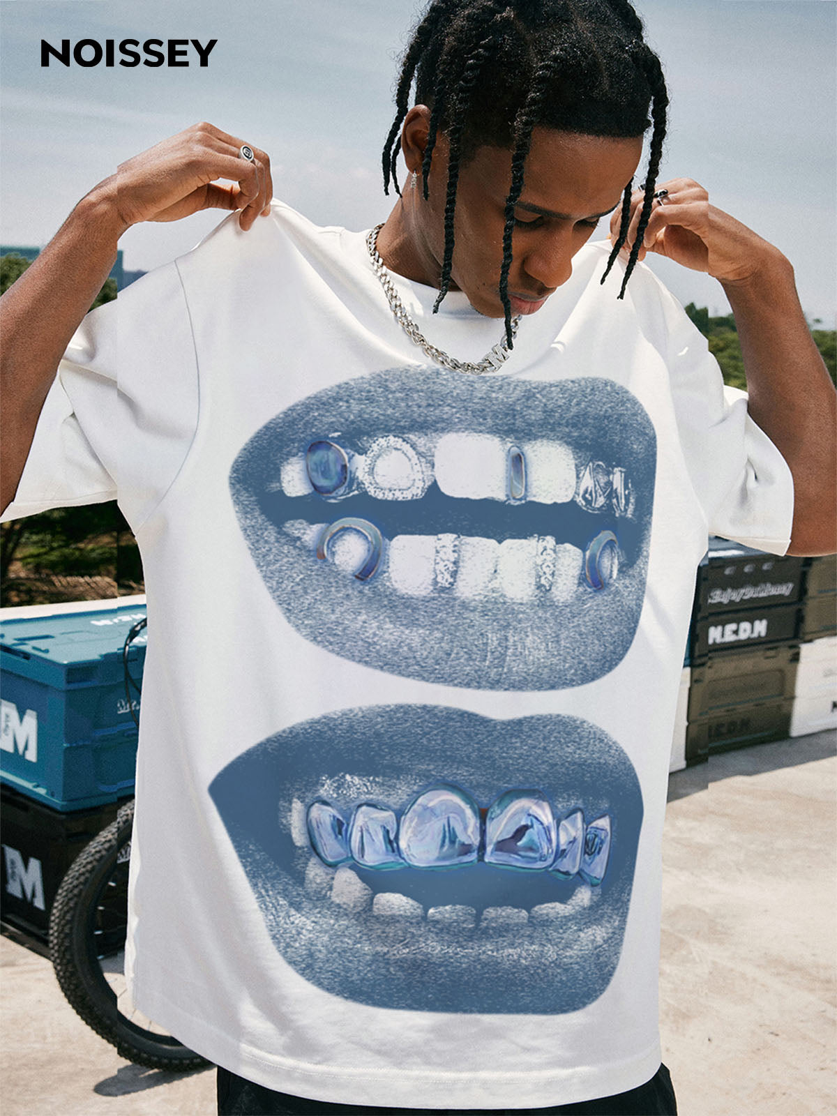 NOISSEY The Original "Blue Lips" Grillz 270g Heavyweight Tee (Standard Fit)