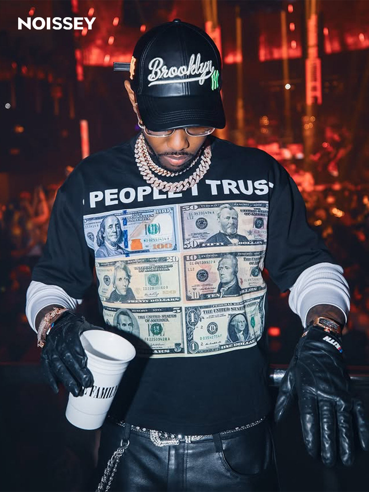 6 People I Trust Graphic Streetwear T-Shirt