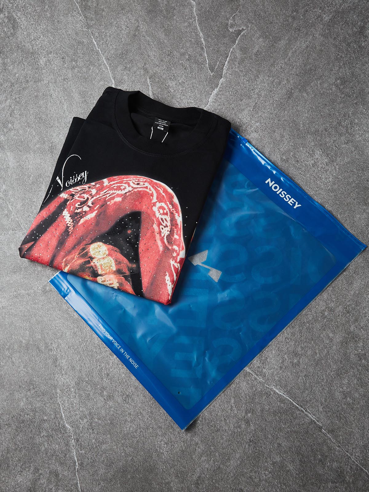 NOISSEY "Crimson Legacy" Bandana Graphic Boxy Tee - Pitch Black