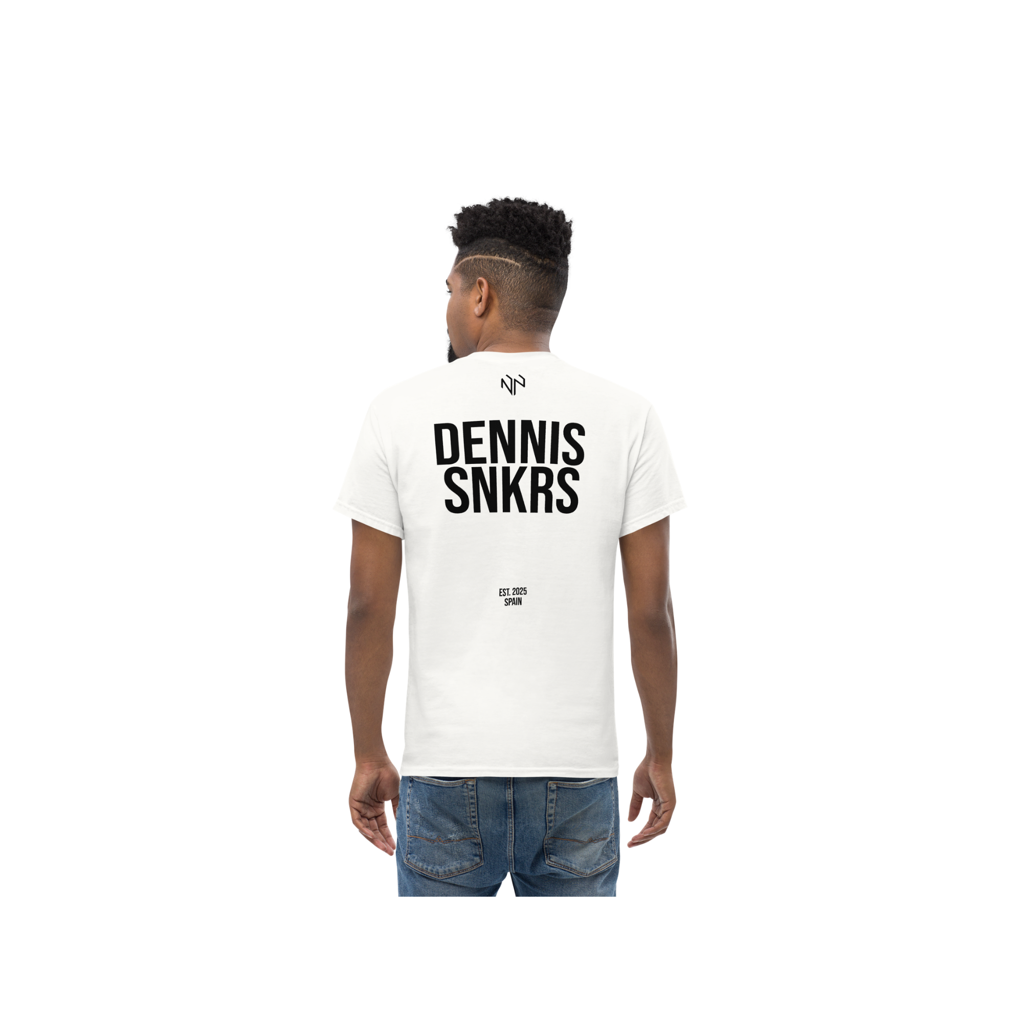 Dennis SNKRS Essential Tee