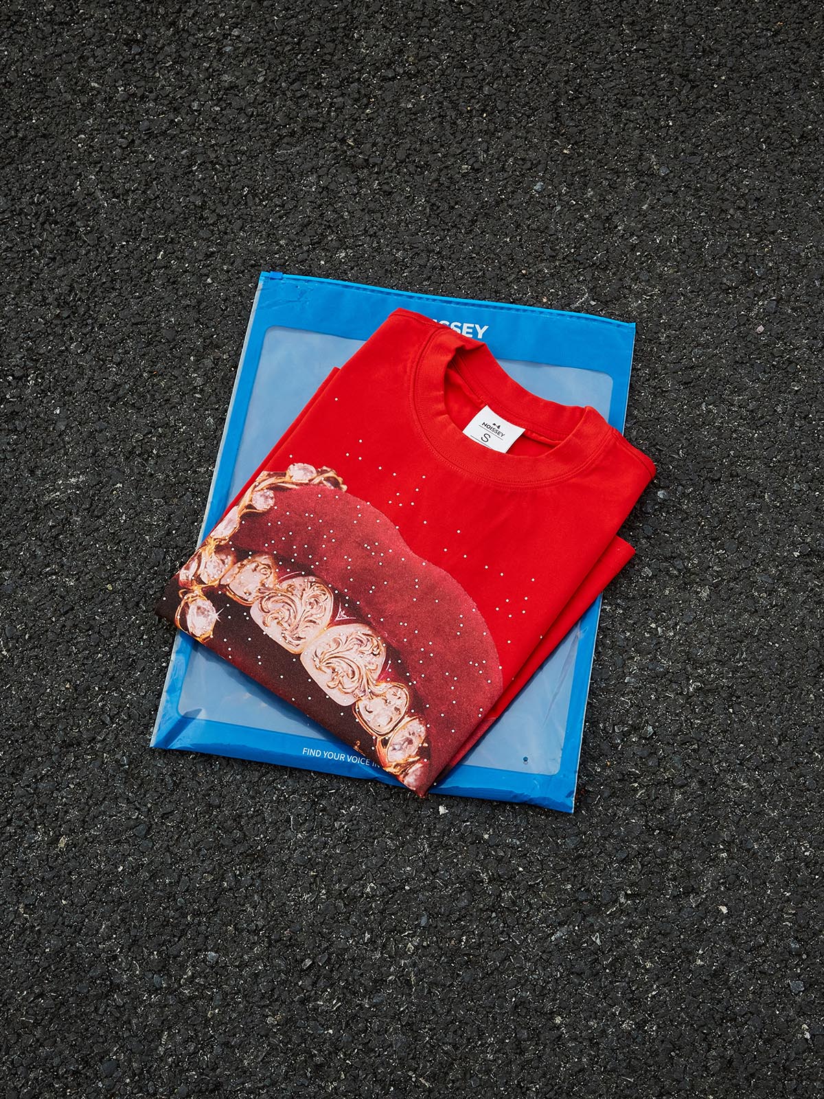 NOISSEY Y2K Bling Red Lips & Gold Chain Rhinestone T-Shirt - Red 255G Boxy Oversized Fit