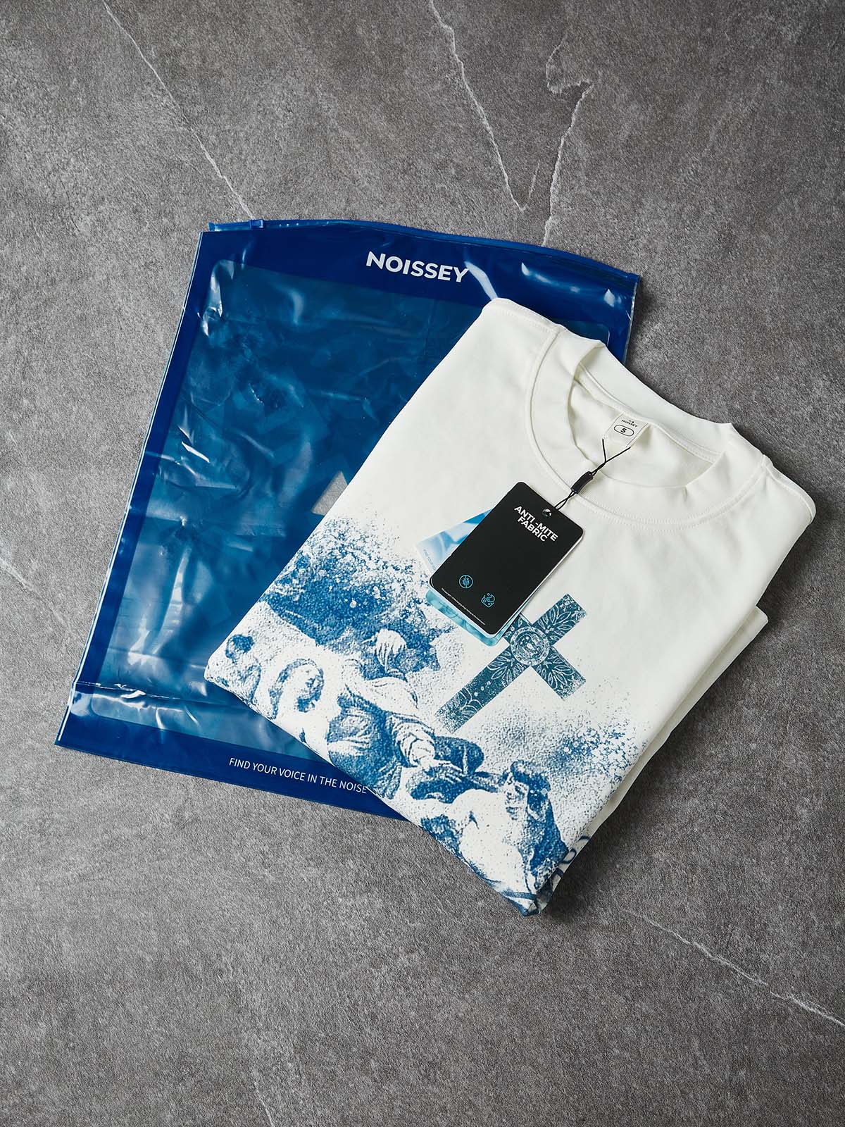 NOISSEY "Trust God's Plan" Archival Print Crewneck – Vintage Blue Oversized Long Sleeve