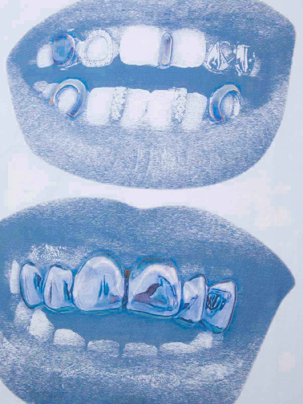 NOISSEY The Original "Blue Lips" Grillz 270g Heavyweight Tee (Standard Fit)