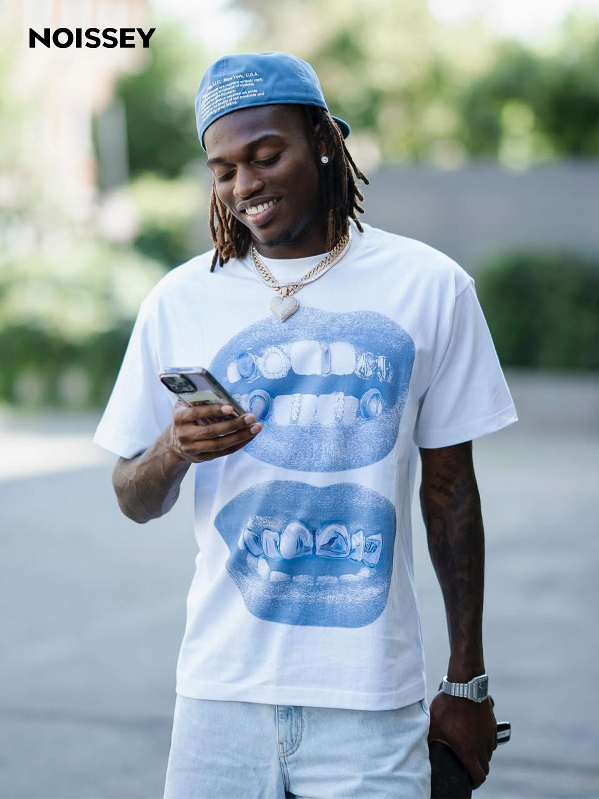 NOISSEY The Original "Blue Lips" Grillz 270g Heavyweight Tee (Standard Fit)