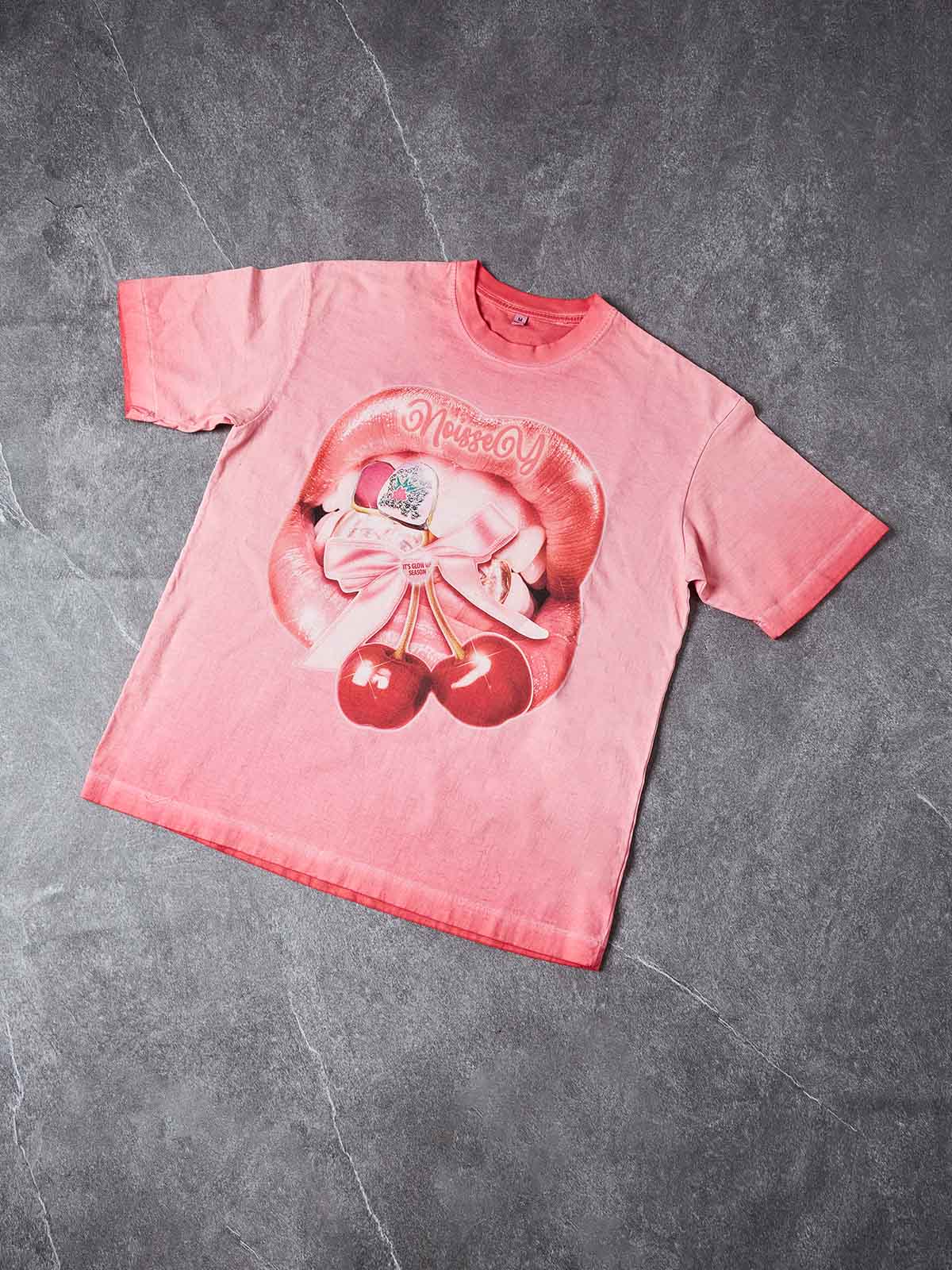 "CHERRY LIPS" GRILLZ SHIMMER TEE – VINTAGE PINK OVERSIZED STREETWEAR