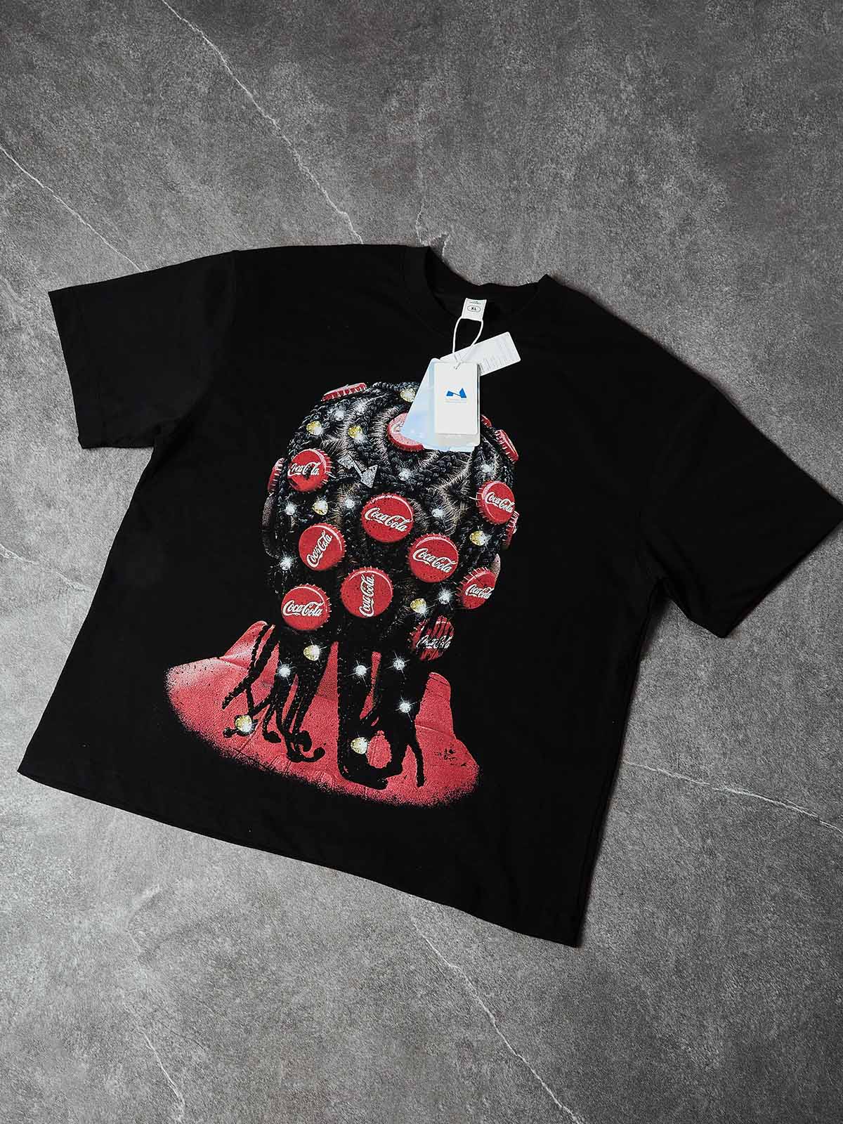 NOISSEY "BOTTLE CAP BRAIDS" POP ART - SHIMMERING OVERSIZED TEE