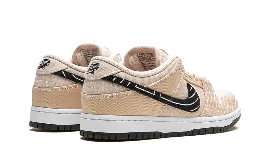 SB Dunk Low Albino &amp; Black