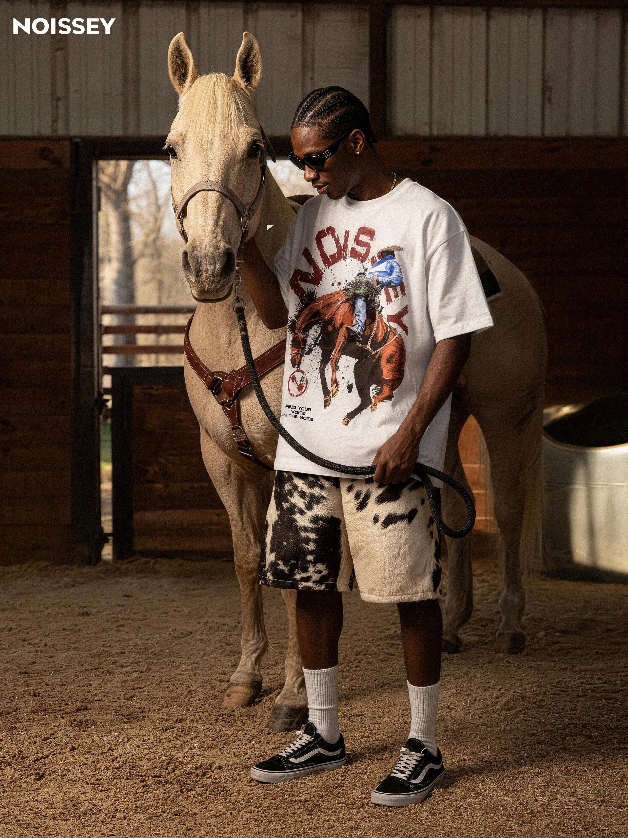 NOISSEY "COWBOY CONQUER" GRAPHIC OVERSIZED T-SHIRT